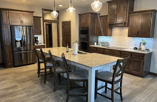 Winneconne House | EAA: Beautiful 4 bedroom home, quiet neighborhood, Lake access end of the roadn