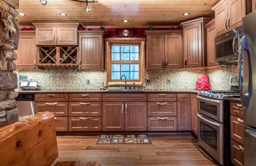 Hazelhurst House | Eagle Camp Lodge - Northwoods Log Home - On Willow Flowage