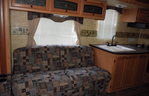 Onanole House | Eagle- Camper at Sunset Bay