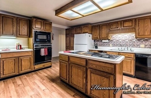 Alto House | Eagle Creek Retreat: 'Gathering Getaway' With hot tub. Pet friendly.