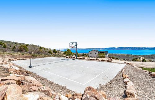 Garden City House | Eagle Feather Lookout