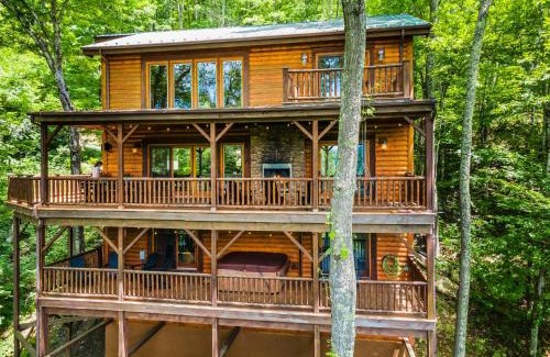Seven Devils House | Eagle Nest Lodge Hot Tubs & Mountain Views