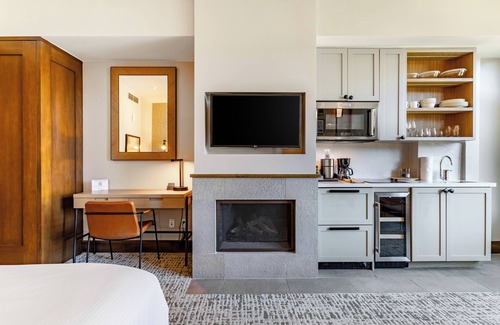 Avon Hotel | Eagle River by AvantStay | Located in the Westin