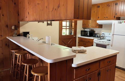 Eagle River Cabin | Eagle River/Sugar Camp, WI - Peaceful - 5 Lake Chain - Fishing - Snowmobiling