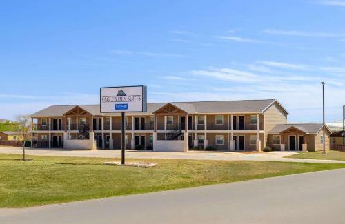 Cotulla Hotel | Eagle's Den Suites Cotulla a Travelodge by Wyndham