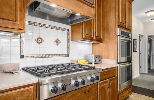 Estes Park House | Eagle’s Nest - 12 Guests, Hot Tub, EV Charger