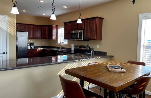 Indian Point Condo | Eagle's View - No Stairs - Minutes to SDC