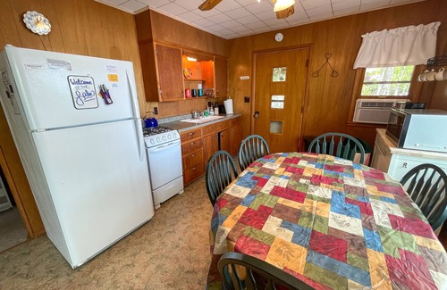 Rhinelander Cabin | Eagle Watch 2 bedroom, 1 bath cottage nestled on the shores of Finley lake.