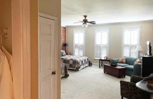 Louisiana Hotel | Eagles Nest Inn