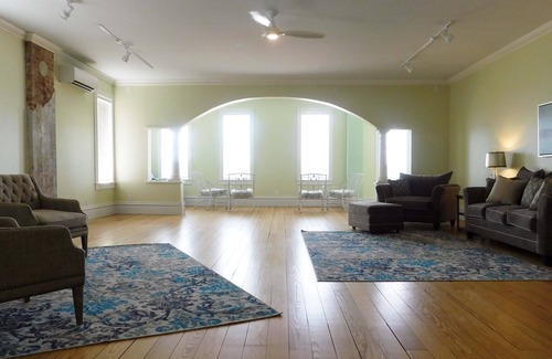 Alma Apartment | EAGLES NEST Loft | Inn At Big River Theatre