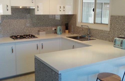 Ardrossan House | Eagles Nest - Off Peak Special available! free wifi