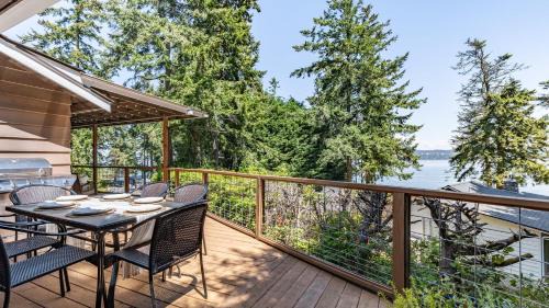 Coupeville House | Eagles Watch by AvantStay Large Deck w Views