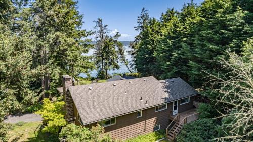 Coupeville House | Eagles Watch by AvantStay Large Deck w Views