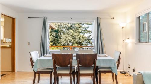 Coupeville House | Eagles Watch by AvantStay Large Deck w Views