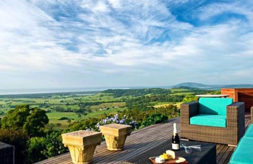 Foxground House | EagleView Park outstanding views and privacy