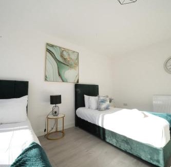 Ealing House | Ealing Broadway Great Stay 7-Minute Walk from the Underground