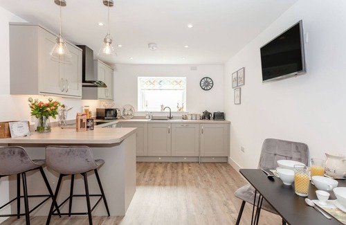 Cowling Cottage | EAMES COTTAGE, pet friendly, with open fire in Cowling