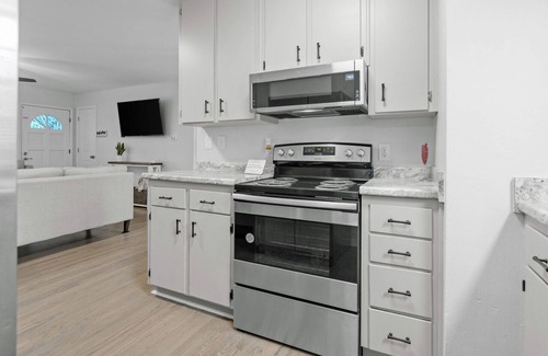 San Luis House | Early & Last Min BKG Discount-Deluxe Stay-3mi to FSU, 4.5mi to Capitol-FAMU