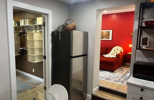 Downtown Apartment | Earthy Tones Summary: