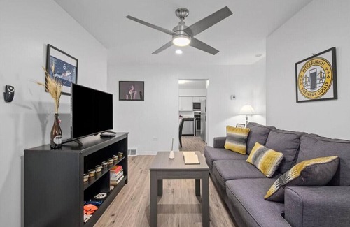 East Allegheny Apartment | East Allegheny Apartment | Driveway Parking!