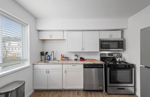 East Allegheny Apartment | East Allegheny Apartment | Driveway Parking!