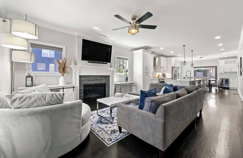 Atlanta House | East Atlanta Gem 5BR, 4BA, 2 Kitchens, Near EAV + Downtown Fun