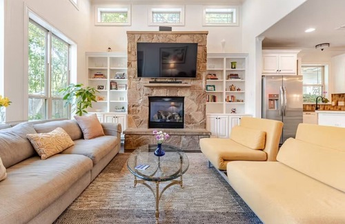 Holly House | East ATX Luxury Home + Saltwater Pool + Near Downtown + on Lady Bird Lake Trail