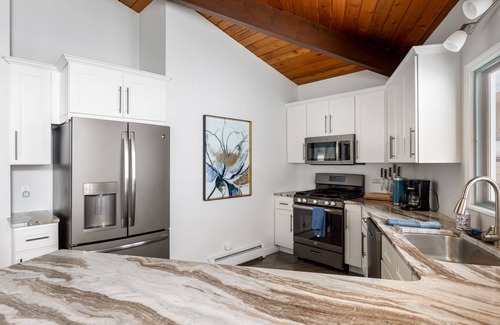 Traverse City House | East Bay Escape | Private Beach | AC | Sunrise | Paradise |