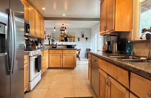 El Cerrito House | East Bay Terrace Retreat