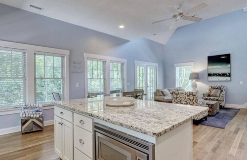Cape Fear Station House | East Beach - “Reel Life” - 4 Min Walk to Beach /1 Min Cart Ride