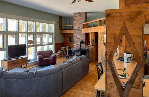 East Burke House | East Burke Home on Kingdom Trails Near Ski Resort
