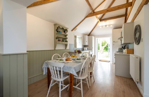 Saxmundham Cottage | East Green Farm Cottages - The Old Stables - sleeps 6 guests in 3 bedrooms