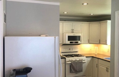 Belleville House | East Hill Retreat