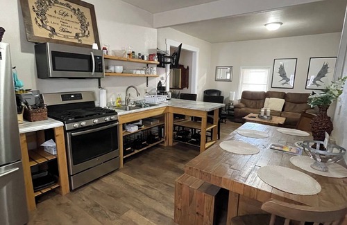 Mobridge House | East Lodge