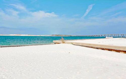 Holiday Isle Apartment | East Pass 208