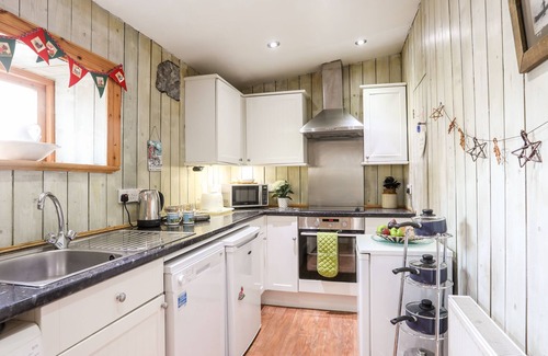 Llaneilian House | EAST POINT LYNAS LIGHTHOUSE KEEPER'S COTTAGE, pet friendly in Amlwch