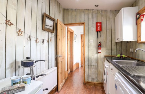 Llaneilian House | EAST POINT LYNAS LIGHTHOUSE KEEPER'S COTTAGE, pet friendly in Amlwch