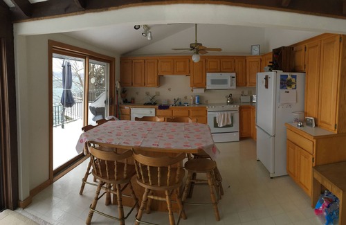 Burdett House | East Side Lake House Spacious home. Drift Away.