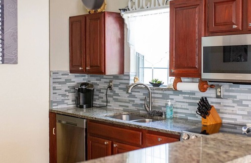 Murchison House | East Texas 2-Story House, only 17 miles to Canton, TX, 24 miles to Tyler, TX