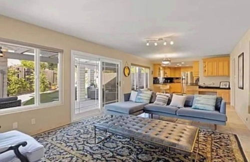 Ventura House | East Ventura Oasis