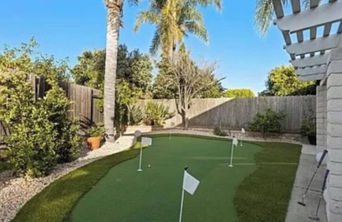 Ventura House | East Ventura Oasis