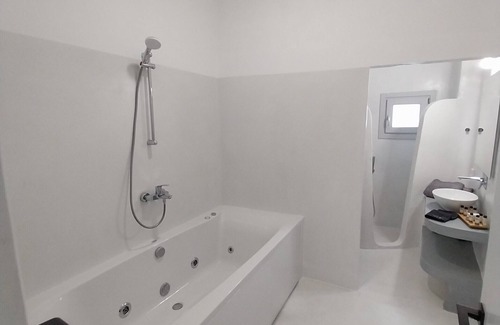 Perissa Hotel | East Wind Perissa