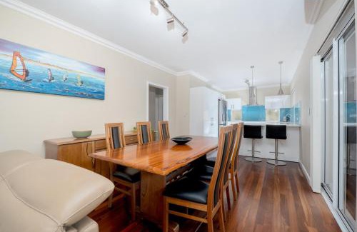Mosman Park House | EAST3 - Coastal Hideaway