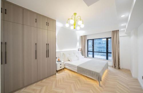 Haining Road Apartment | Eastern Hub - People square Branch New 3 bedrooms house