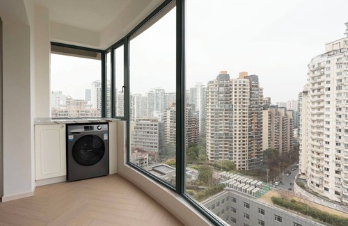 Shanghai Apartment | Eastern Hub- Romantic Stylish Spacious Apartment in Xintiandi with City View