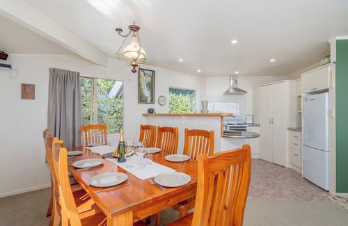 Rings Beach Cottage | Easties Manner - Rings Beach Holiday Home