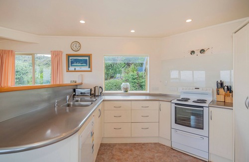 Rings Beach Cottage | Easties Manner - Rings Beach Holiday Home