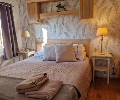 Worlington House | Eastington