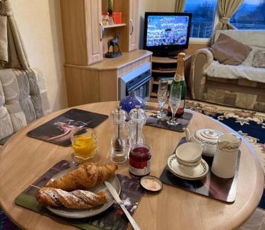 Worlington House | Eastington