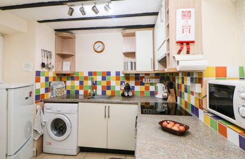 Castleton Cottage | EASTRY COTTAGE, family friendly in Castleton, Peak District